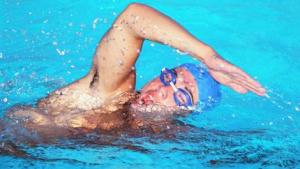 Schwimmer im Wasser, Schwimmen, Sport, Wassersport