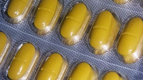 Nahrungsergänzungsmittel: Gelbe Pillen, Ernährung, Mineralstoffe, Nahrungsergänzungsmittel, Vitamine, NEM