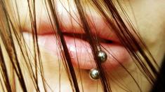 Mund, Piercing, Lippen