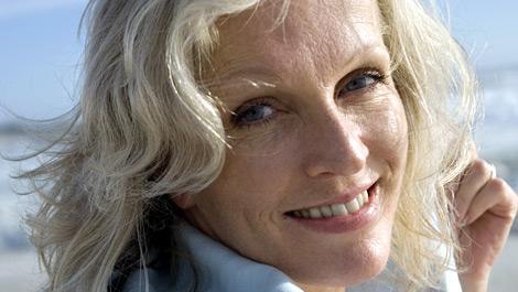 Portrait einer Frau mit 55 Jahren., Altern, Senioren